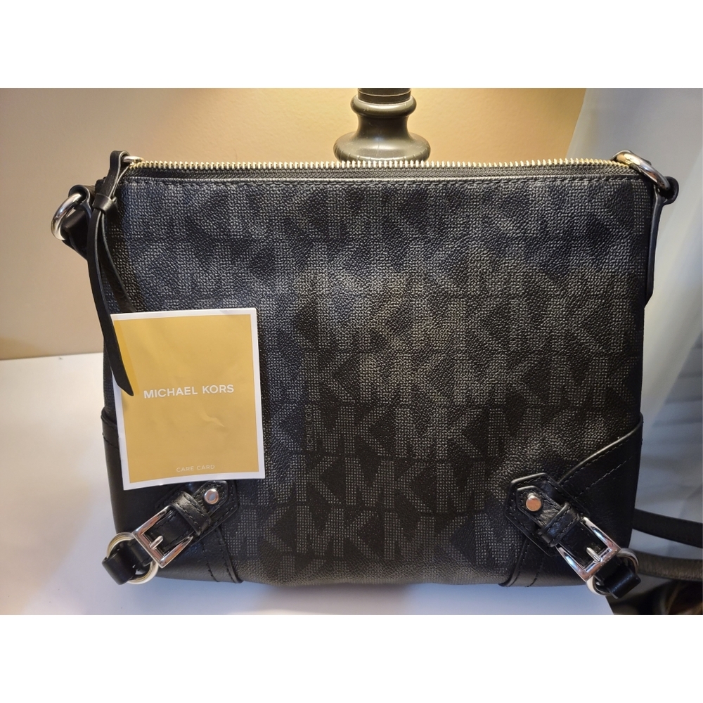 Crossbody purse
